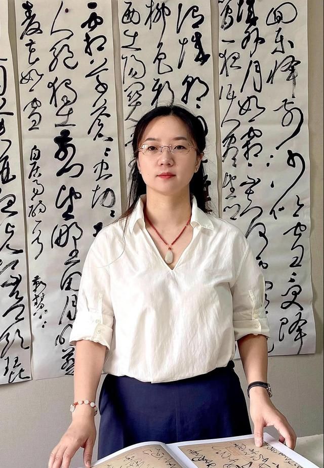 七届兰亭奖唯一女性获得者靳慧慧,其草书很"麻辣",实至名归|兰亭奖