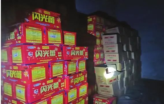 一男子囤10万元鞭炮!高新区公安分局:拘留!没收!