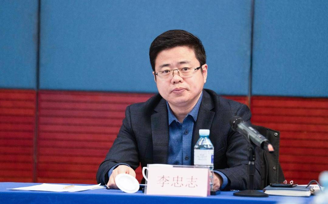 研讨会上,国家广播电视总局网络视听司副司长李忠志从三个方面对《风
