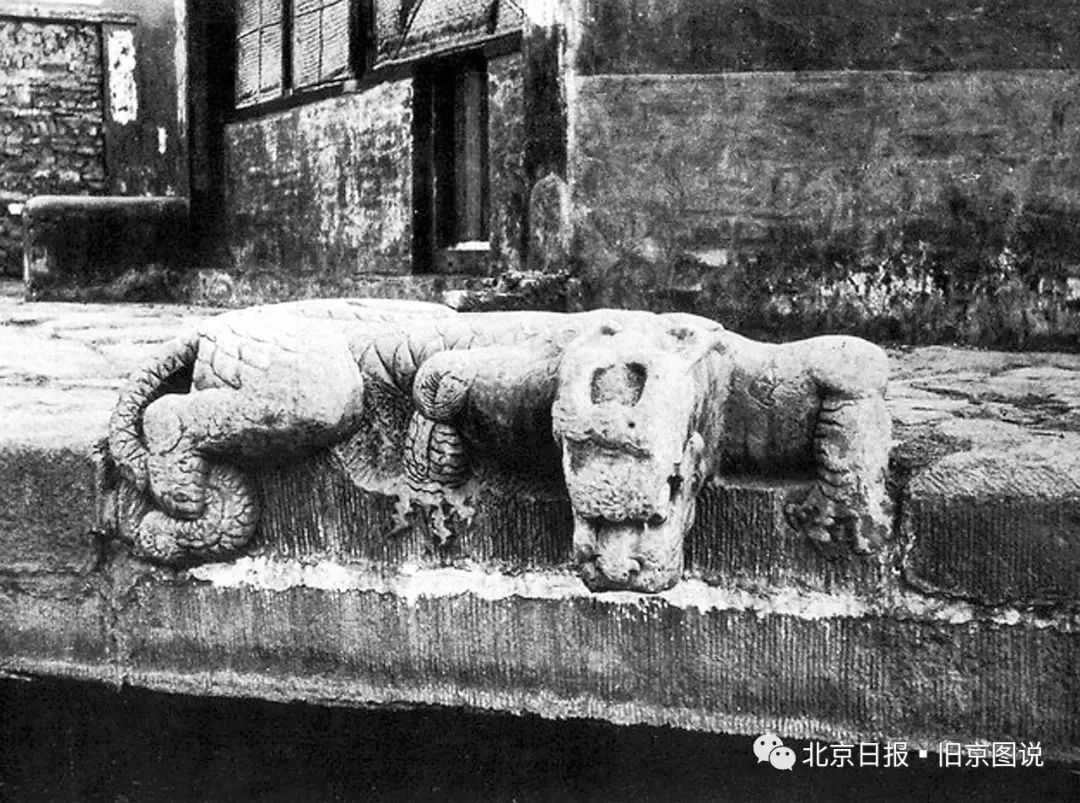 1906年至1909年拍摄的万宁桥镇水兽