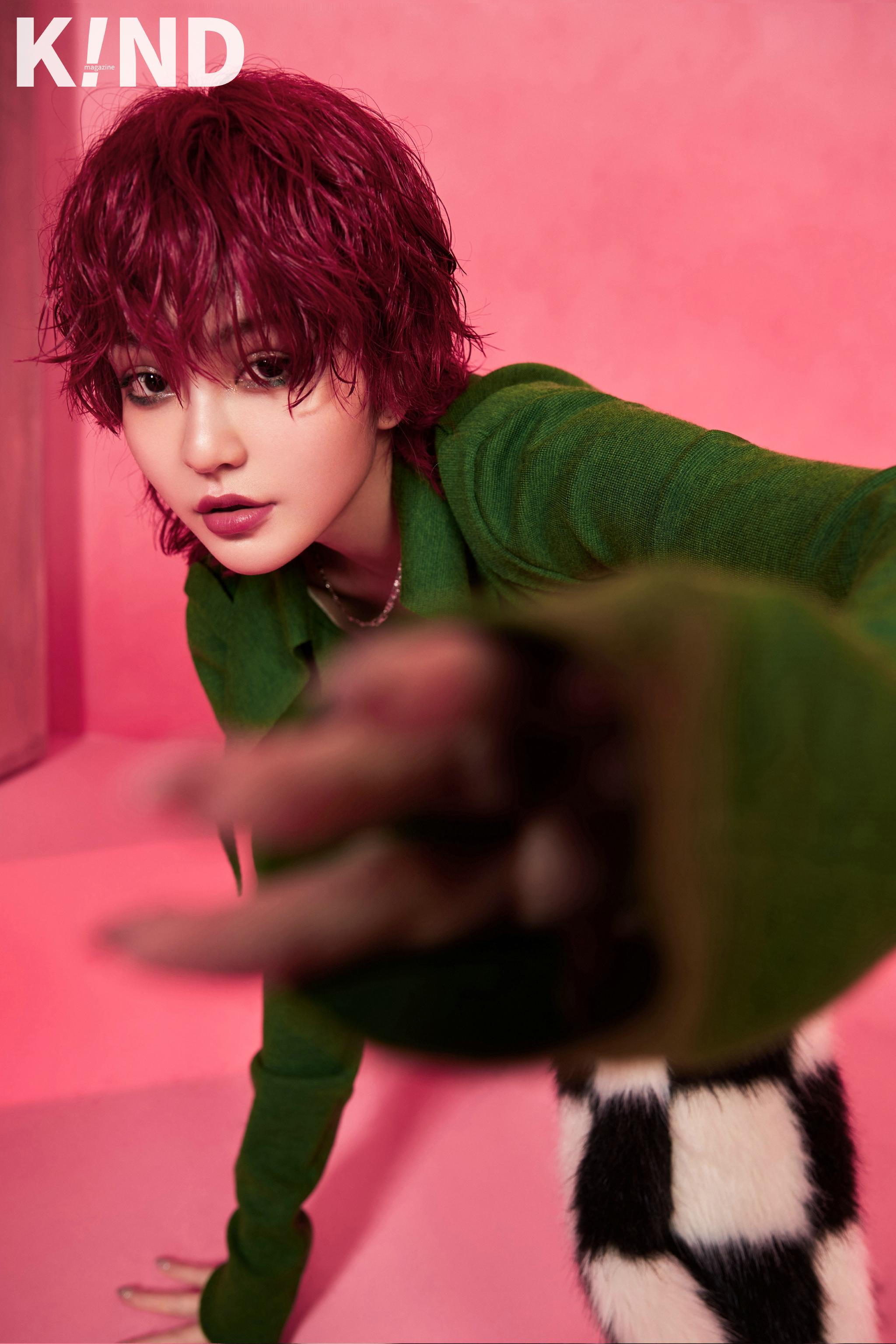 周扬青一头银色短发帅翻众人 给人"小哥哥"既视感|周扬青|时尚杂志