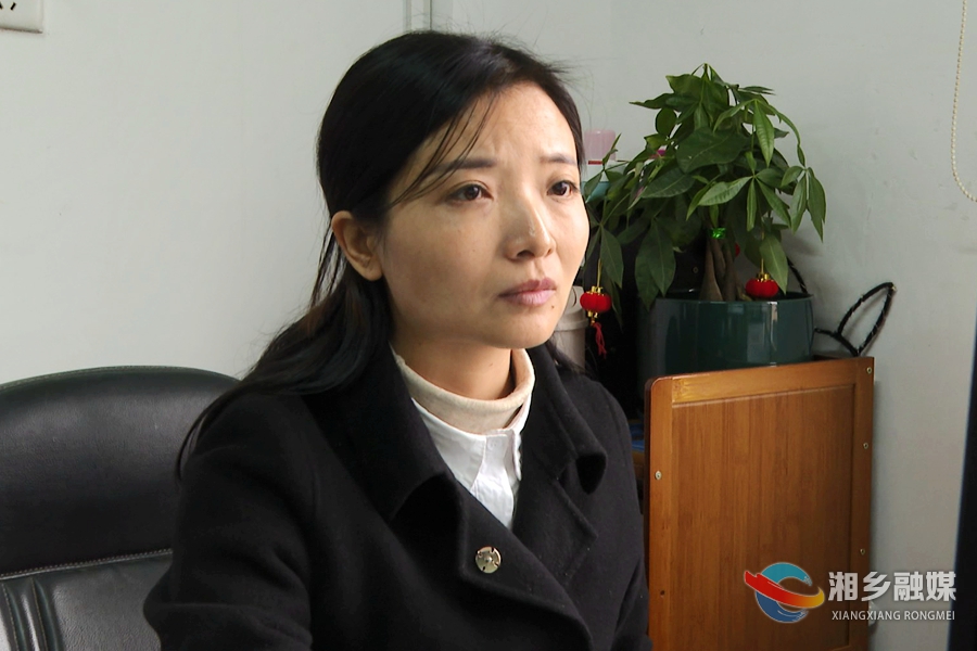 【莲城最美公务员】谭敏:用真情走进群众心里|公务员|湘乡市_新浪新闻