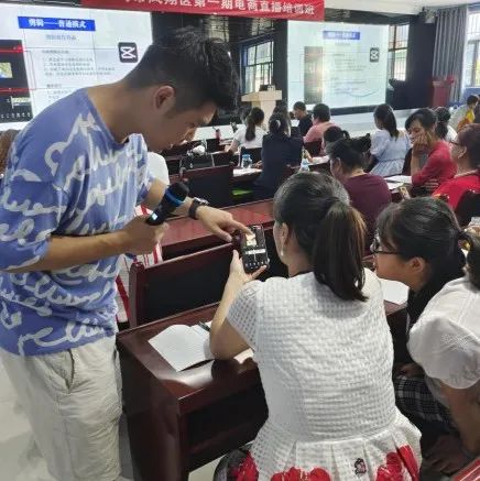 浏阳农村电商助力农特产品 勇“网”直前走出大山