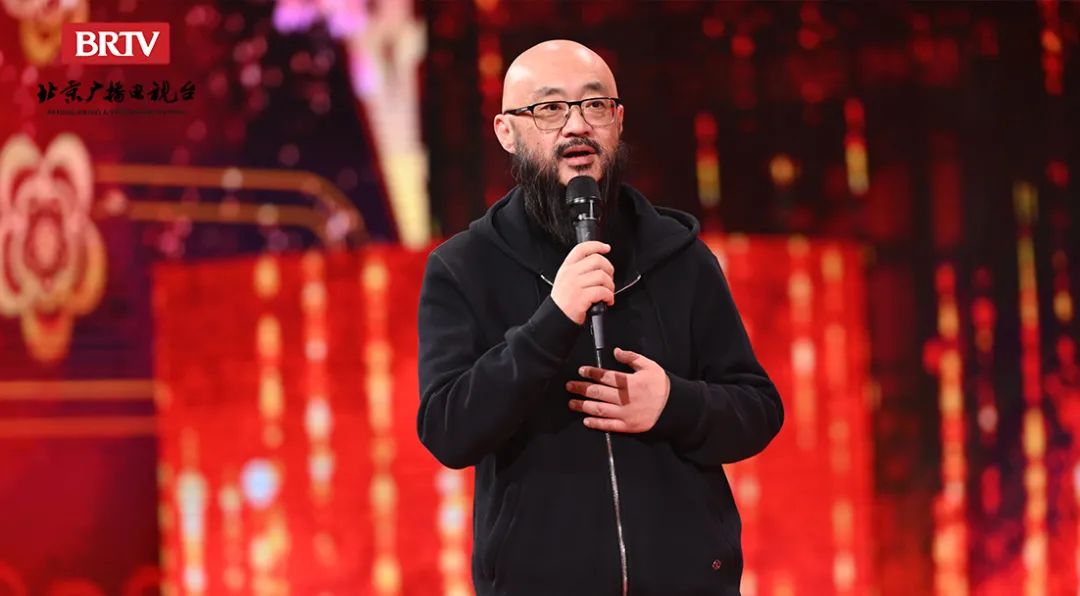总导演秦峥已是连续五年执导北京台春晚,从去年的"春天,我们在一起"到