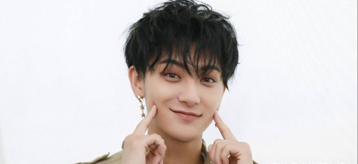 黄子韬服装品牌叫什么?真正了解到是2021年河南灾情中的一番义举休闲区蓝鸢梦想 - Www.slyday.coM