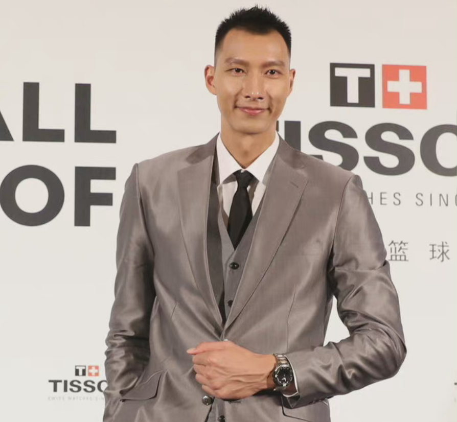 易建联升官赵睿高挂免战牌nba首轮秀将登陆cba