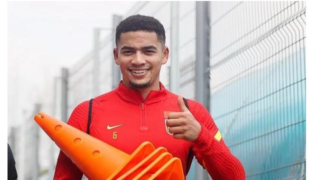 国足归化球员遇尴尬,除洛国富外都不表态,足协仍在联系休闲区蓝鸢梦想 - Www.slyday.coM 国足归化球员遇尴尬,除洛国富外都不表态,足协仍在联系休闲区蓝鸢梦想 - Www.slyday.coM