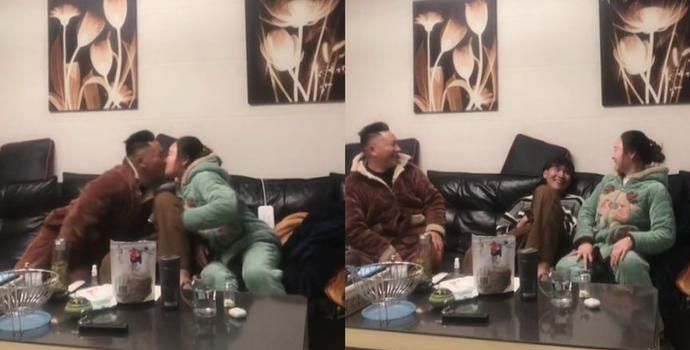 爸妈隔着儿子公开接吻,令已经成年的儿子崩溃,网友:言传身教休闲区蓝鸢梦想 - Www.slyday.coM 爸妈隔着儿子公开接吻,令已经成年的儿子崩溃,网友:言传身教休闲区蓝鸢梦想 - Www.slyday.coM