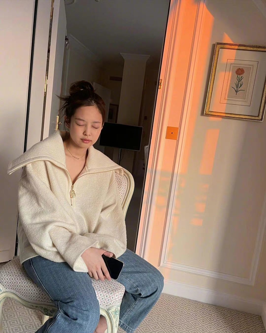 jennie九宫格素颜随拍纯素颜啊美女随便拍拍都这么好看