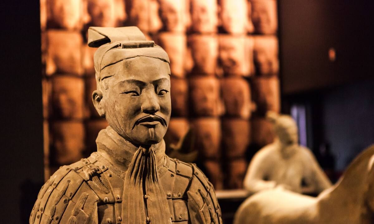 西安秦始皇兵马俑身高真的平均180吗