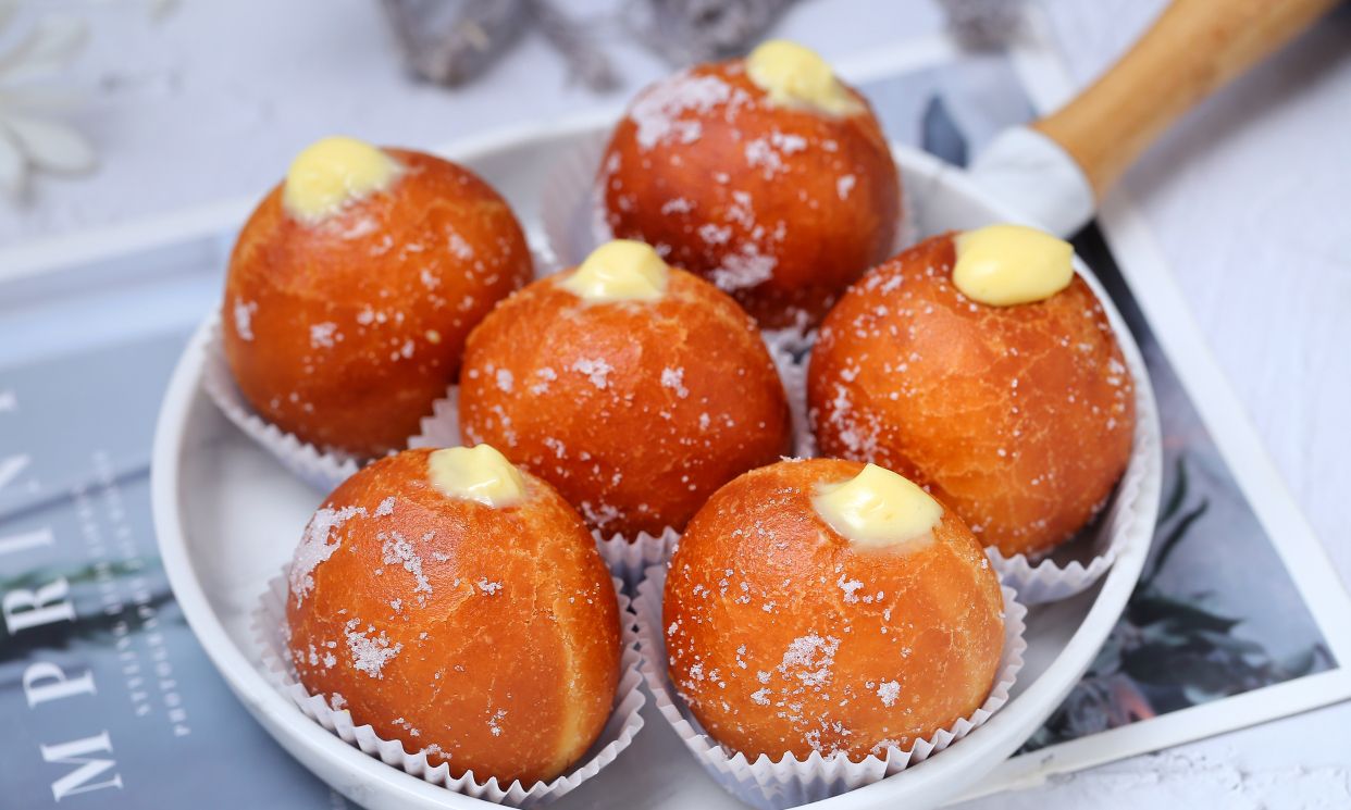 香草卡仕达酱甜甜圈好吃到无法用语言形容一口爆浆太过瘾了