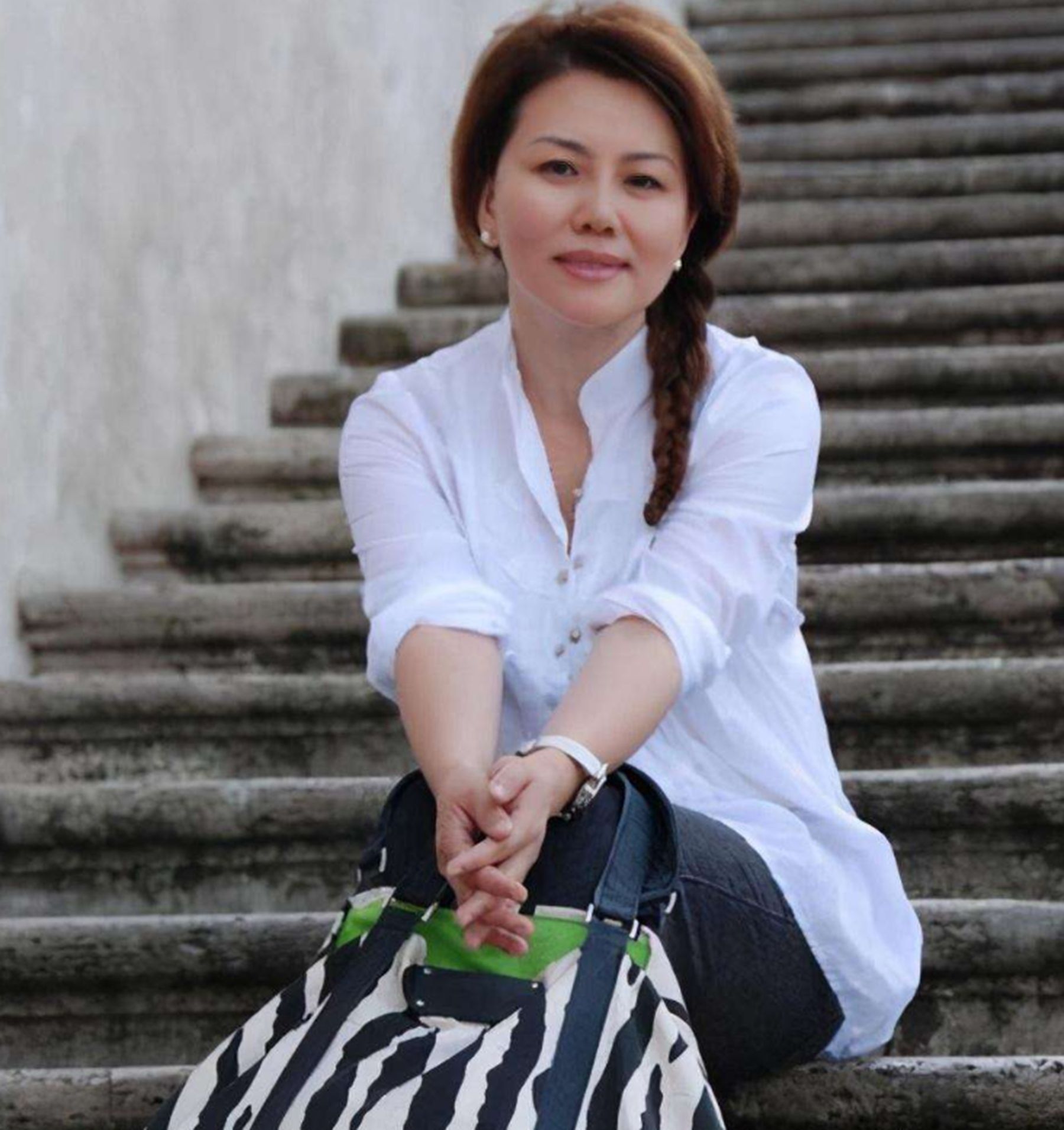 10位离世的央视主持人2位出意外8位患癌去世最年轻仅33岁