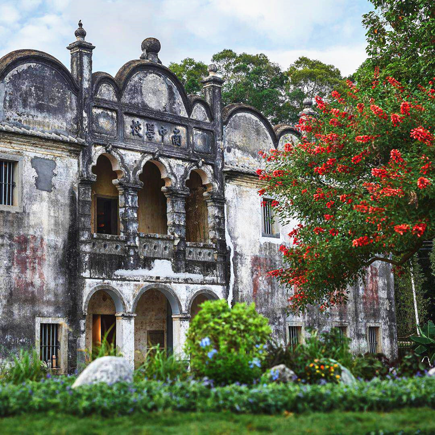 南中学堂新展开启,"南中绘事系列艺术家绘画展"