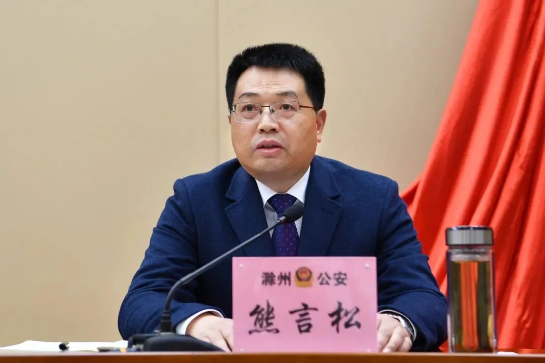 原县委书记新任市公安局局长职业生涯头6年是派出所民警