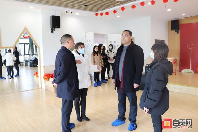 推动高校教育与幼儿园实践无缝衔接 四川轻化工大学教育实践基地落户自贡休闲区蓝鸢梦想 - Www.slyday.coM