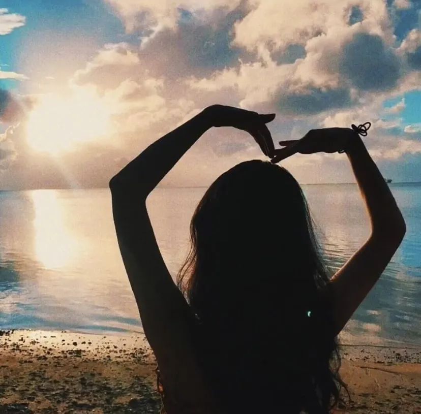 头像晚风拂面牵动心窝