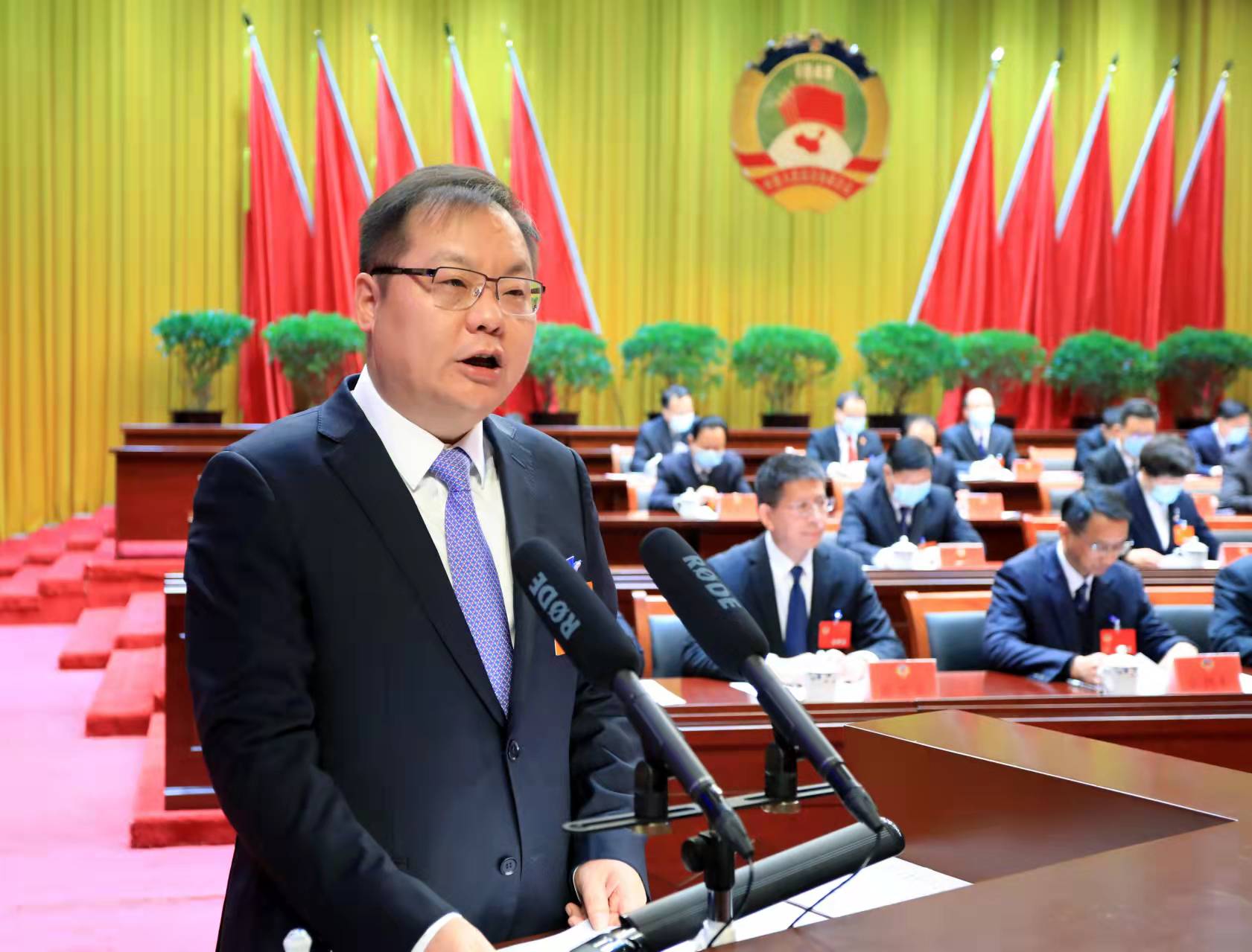 高邮市政协十四届一次会议开幕市委书记张利以共同奋斗实现共同富裕