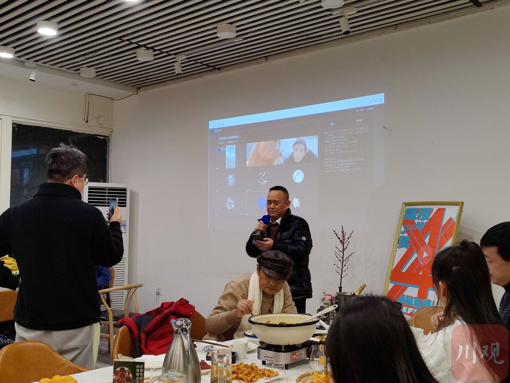 成都诗人小安摘得第四届橡皮文学奖