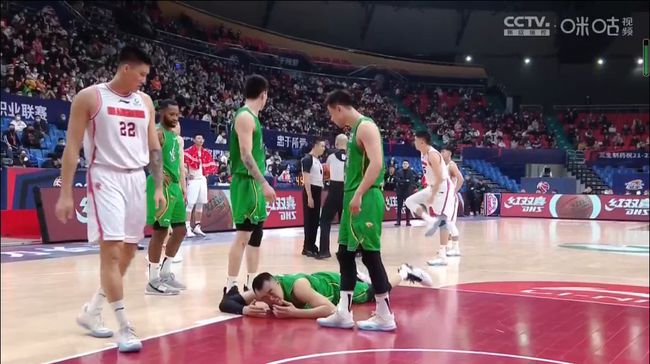辽粤冲突两人离场,胡明轩垫脚,徐杰6记三分,付豪38分平纪录休闲区蓝鸢梦想 - Www.slyday.coM 辽粤冲突两人离场,胡明轩垫脚,徐杰6记三分,付豪38分平纪录休闲区蓝鸢梦想 - Www.slyday.coM