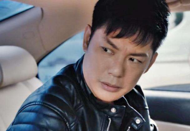 其实生活中傅浤鸣的故事经历,与电视剧中的秦汉勇一样非富多彩.