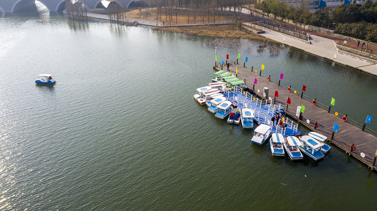 陵西湖水上项目惊艳市民,现场美轮美奂|西湖|游船|码头_新浪新闻