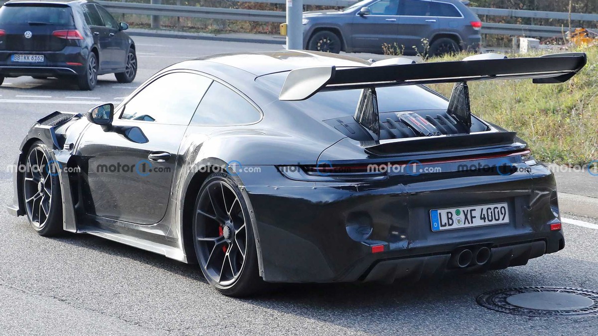 全新保时捷911 gt3 rs,尾翼极其夸张-新浪汽车