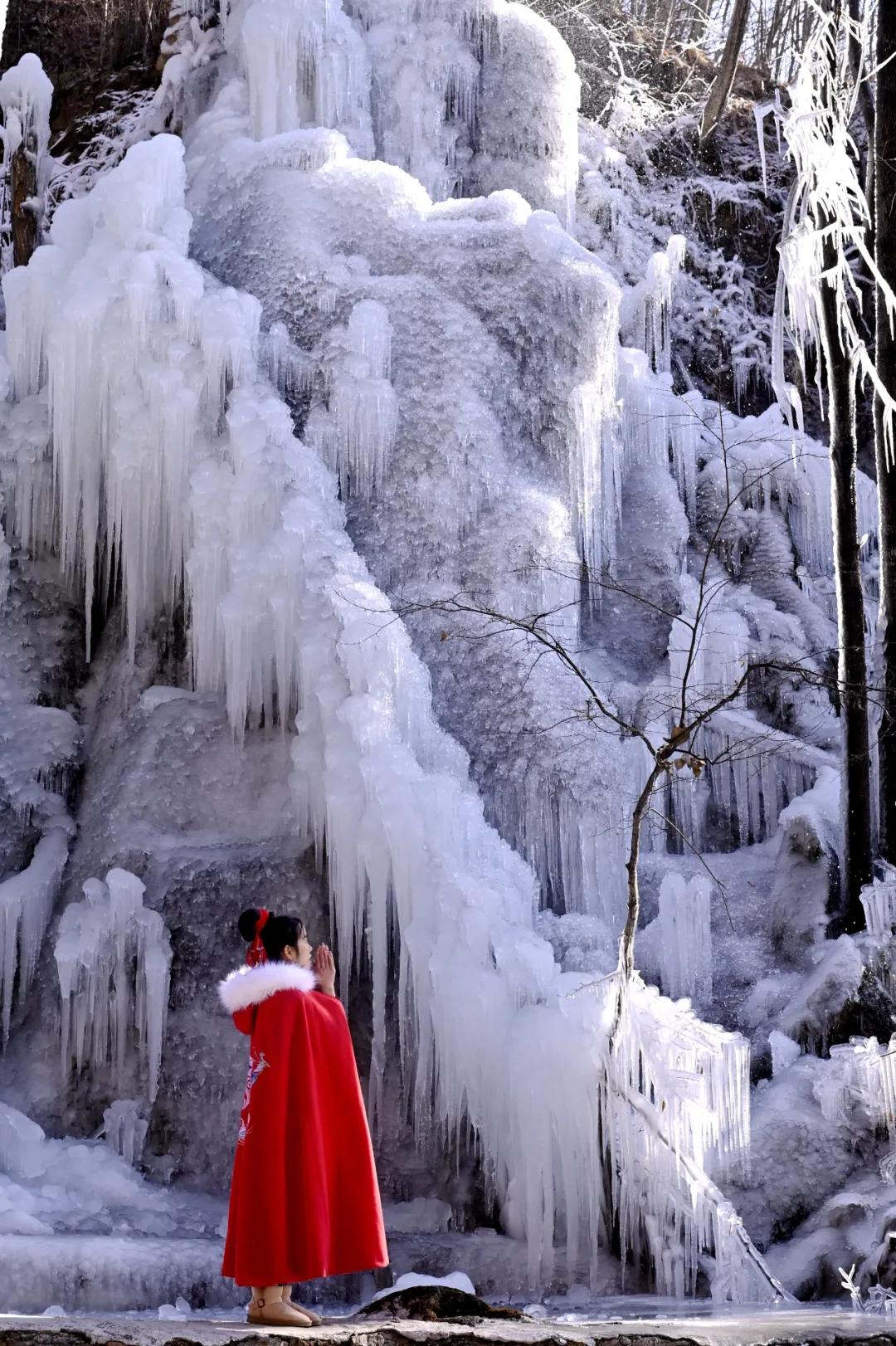 美炸上帝视角观雪后老界岭
