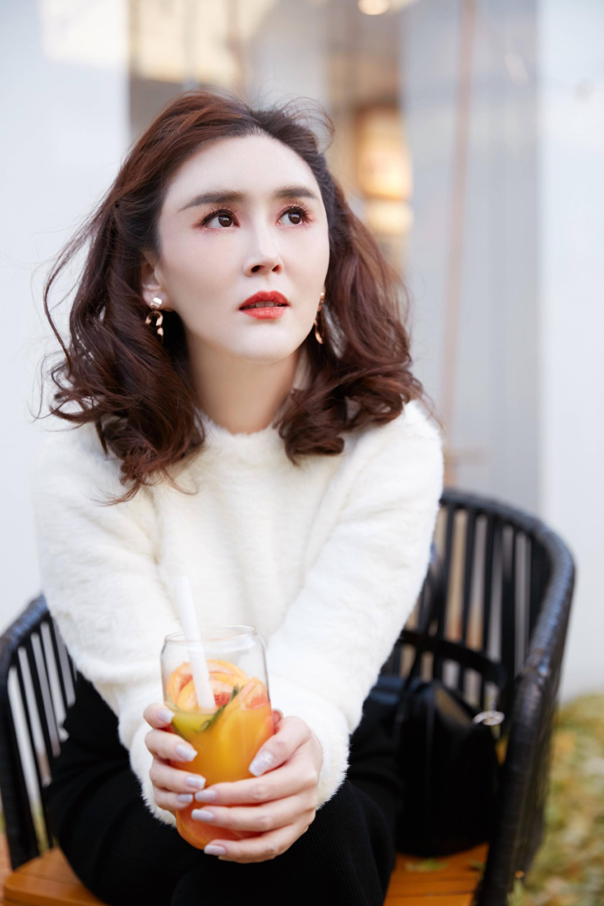 暖心特调满足味蕾刘竞灵动生姿熠熠夺目