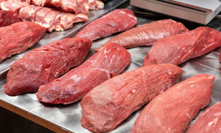 牛里脊,属于牛身上肉质最嫩的一块肉,而且每头牛只有一条,价格