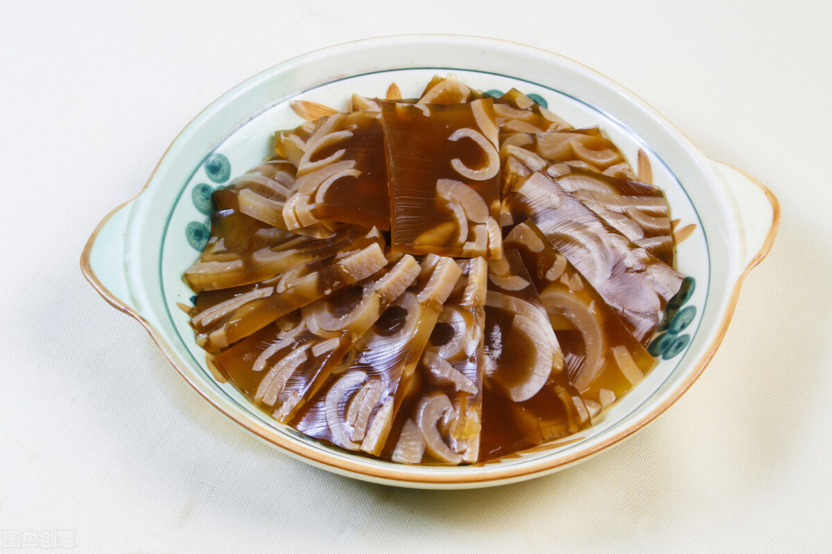 过年做肉皮冻牢记3个小妙招做法简单实用上桌晶莹剔透