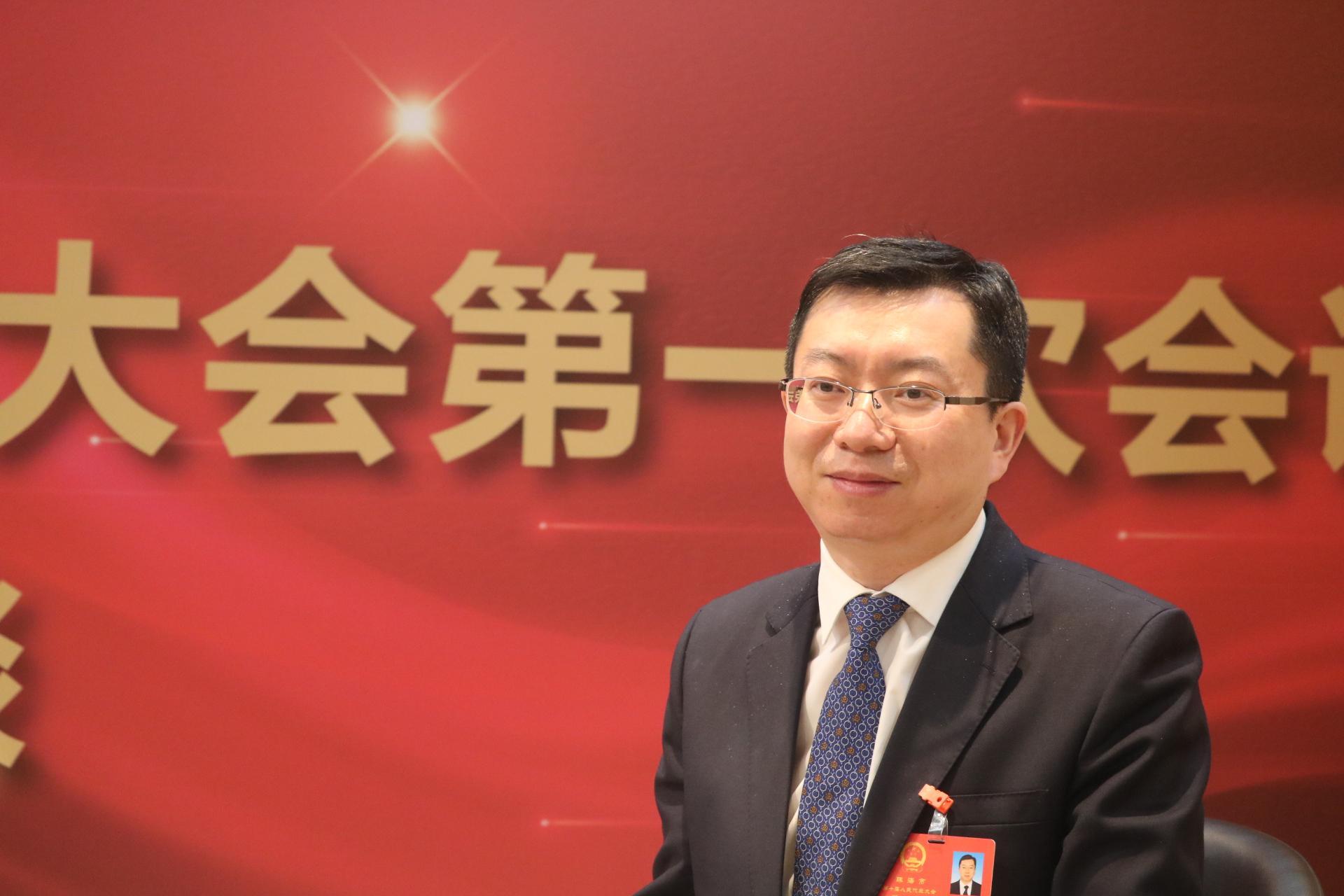 珠海两会高新区管委会主任王小彬干出高新速度干出高新质量