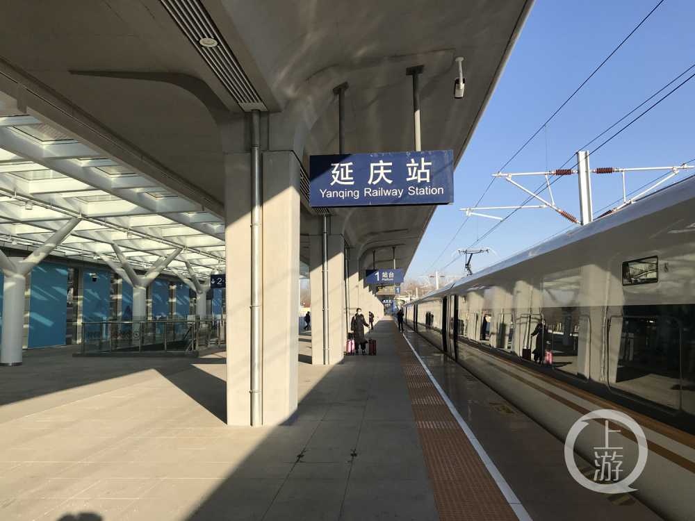 上游直击冬奥探访京张高铁延庆线从车站到列车都充满冬奥元素