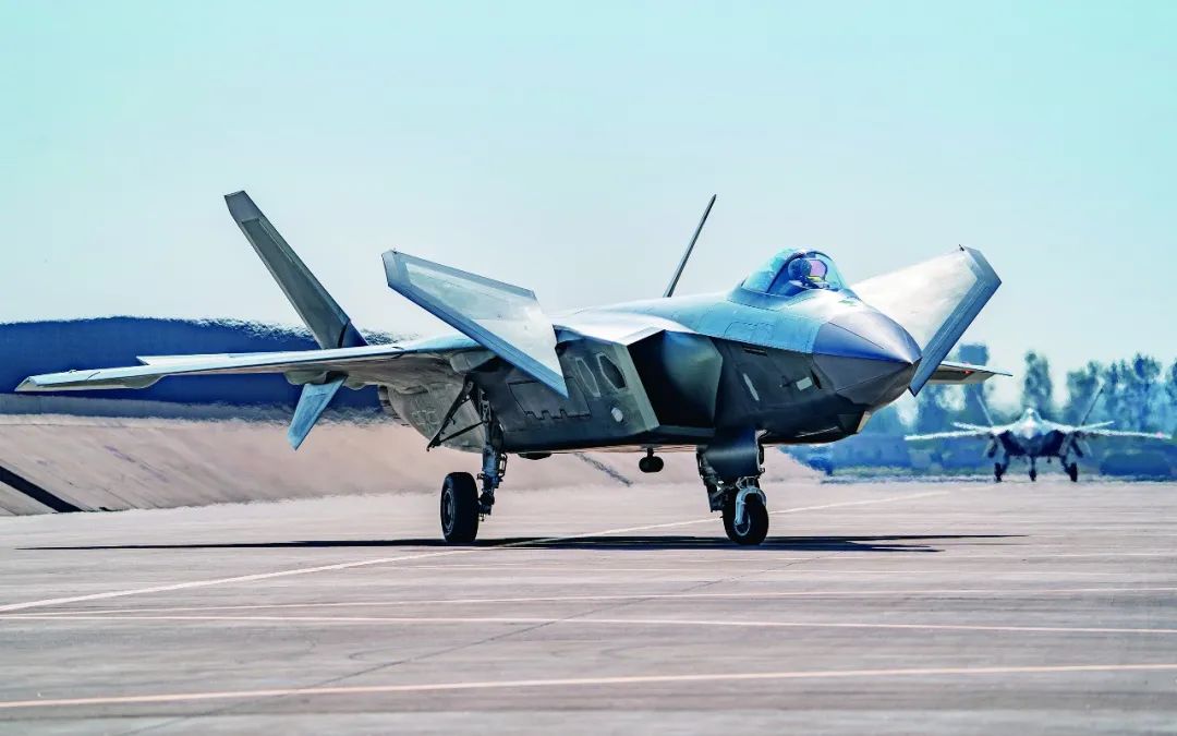 歼 战斗机试飞解读 新布局带来了 大爆雷 歼 战斗机 战斗机 新浪新闻 歼 战斗机试飞解读 新布局带来了 大爆雷 歼 战斗机 战斗机 新浪新闻