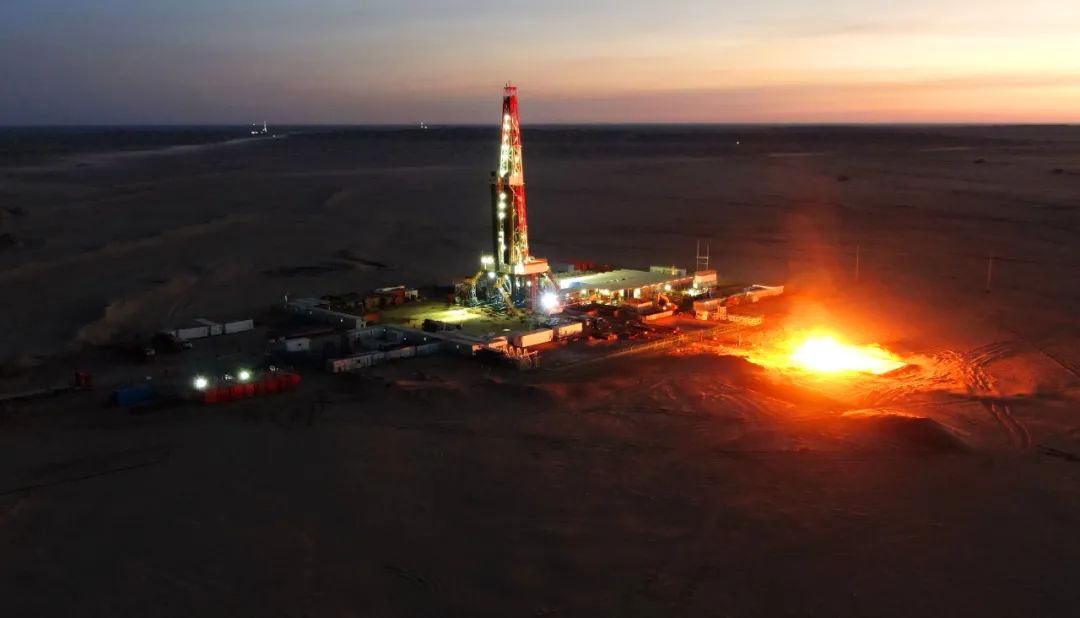 56亿吨,天然气932亿立方米,助力富满油田年产油气当量500万吨.