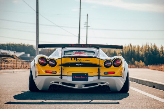 光冈大蛇重获新生libertywalk推出全新宽体套件