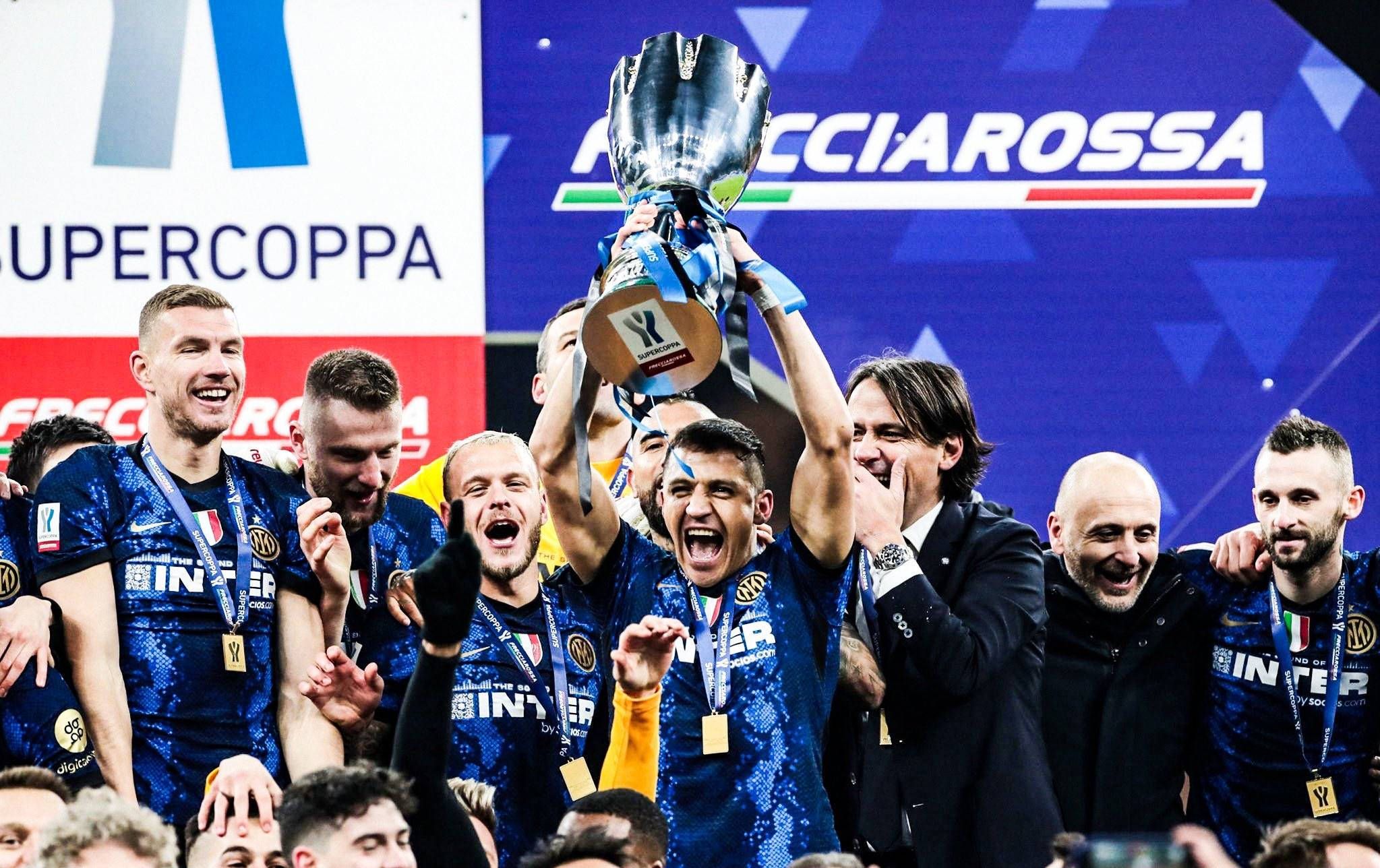 赛季首冠到手国际米兰下一目标更加明确队徽绣上双星