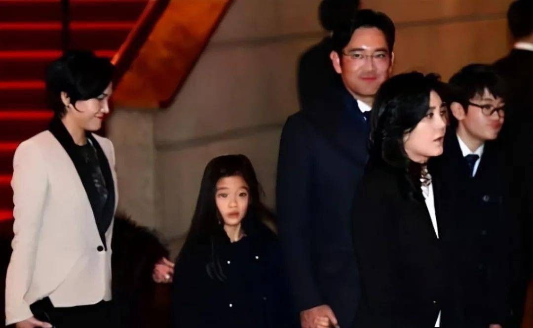 李在镕也憋屈前妻和影帝恩爱缠绵21岁儿子不成器多次被退学