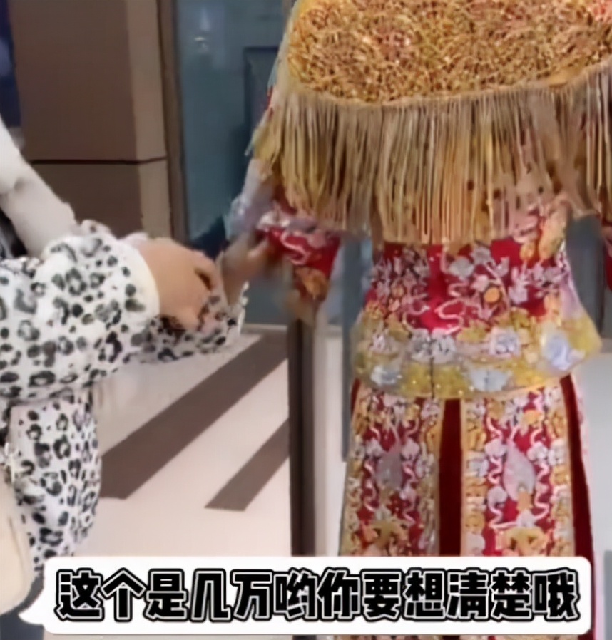 一剪没5万 怒剪32件婚纱事件双方达成5万赔偿休闲区蓝鸢梦想 - Www.slyday.coM