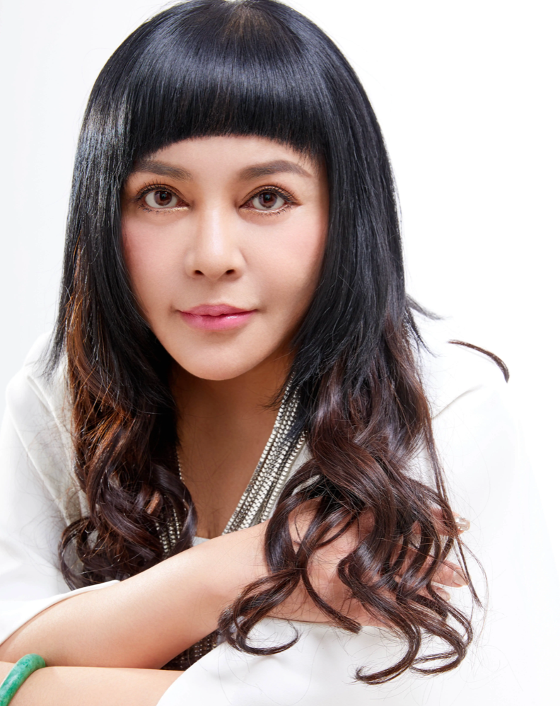 当众人捂脸哭泣,皱纹明显十分憔悴|千百惠|高大林|皱纹_新浪新闻