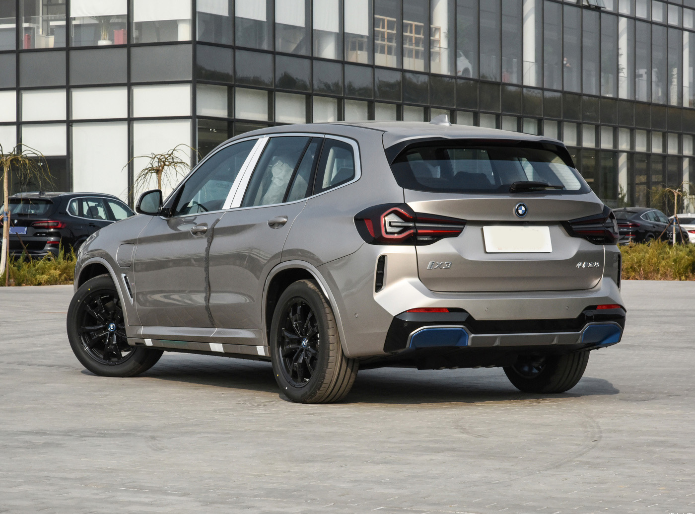 宝马ix32021年最畅销的豪华品牌纯电动suv全年卖了21814台