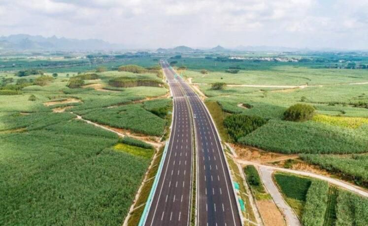 但为了增加京台高速蚌埠至合肥段的通行能力,加快沿线的发展速度,一切