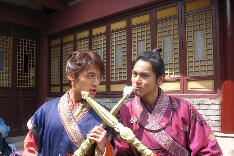 话说大家觉得《仙剑奇侠传》的两位"留守儿童",究竟是胡歌还是彭于晏