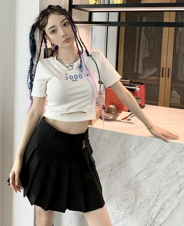 李小璐近照公开鱼纹身自带吸睛点