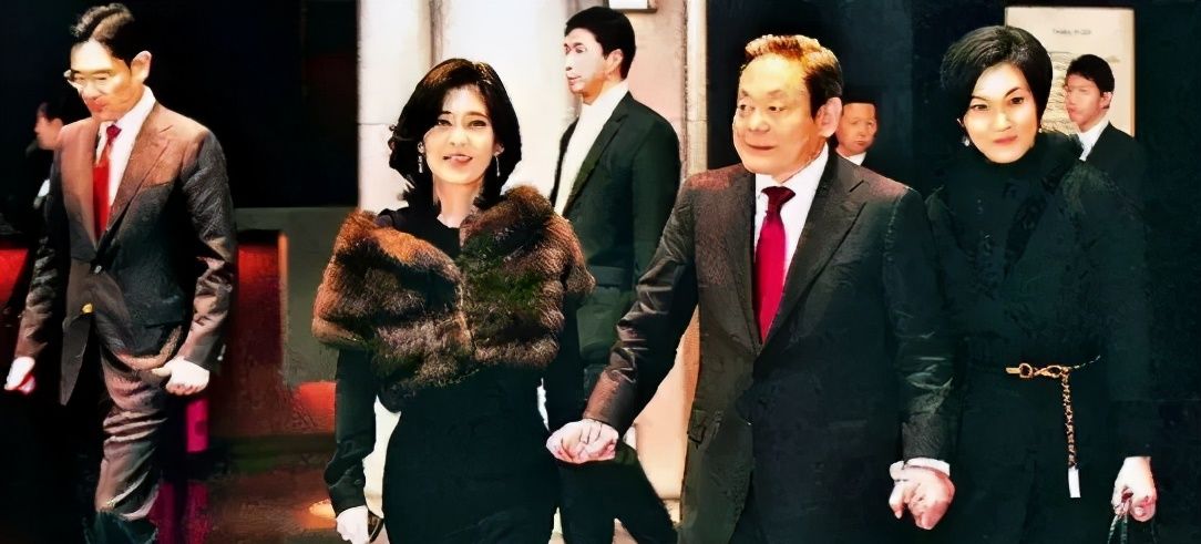 李在镕也憋屈前妻和影帝恩爱缠绵21岁儿子不成器多次被退学