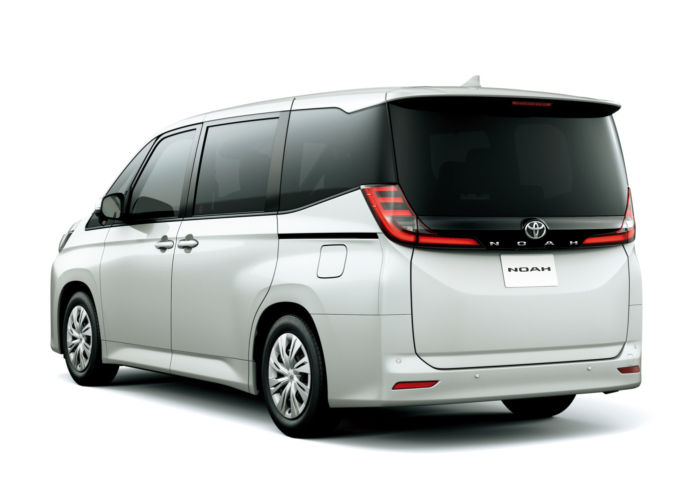 丰田新款mpv官图发布侧滑门78座都有约合人民币15万起