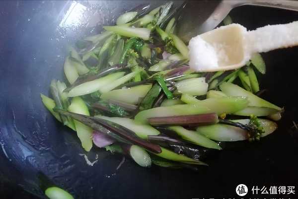 这菜正当时，简单炒一炒比肉香，还能保护眼睛，孩子近视要多吃休闲区蓝鸢梦想 - Www.slyday.coM