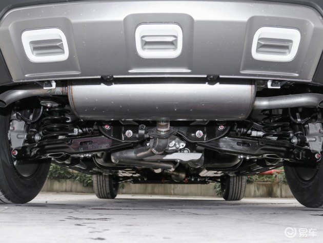 哈弗大狗底盘调校偏向舒适,对于细碎颠簸过滤的非常到位,发动机声音