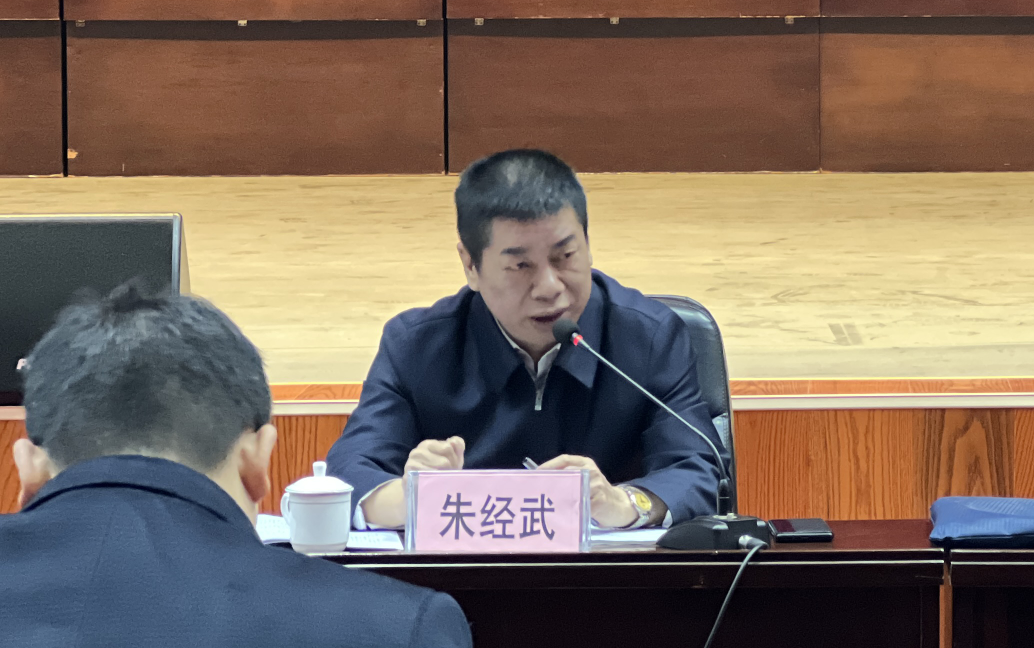 朱经武对良庆区高度重视"两违"整治工作,创建"无违建"小区先进经验,高