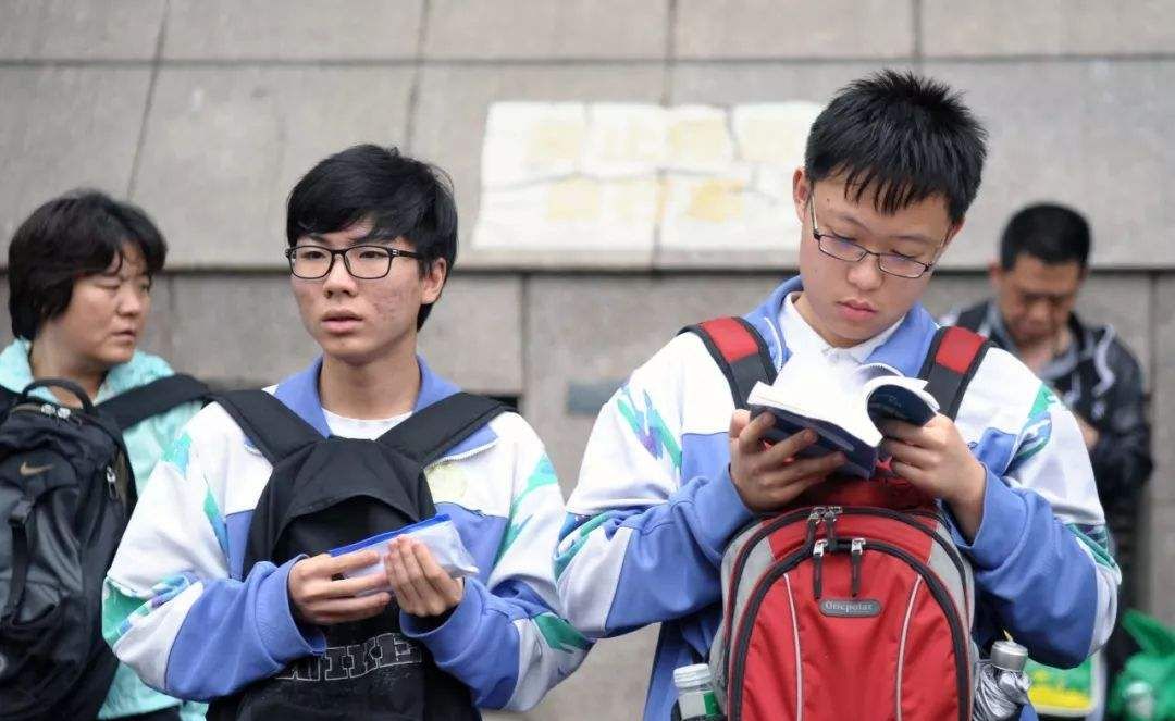 22年高考生真挺难考试难度或上涨想要考入心仪院校不容易