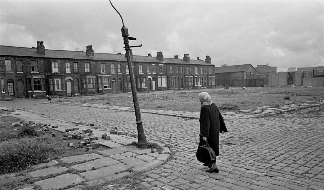老照片六七十年代英国的贫民窟
